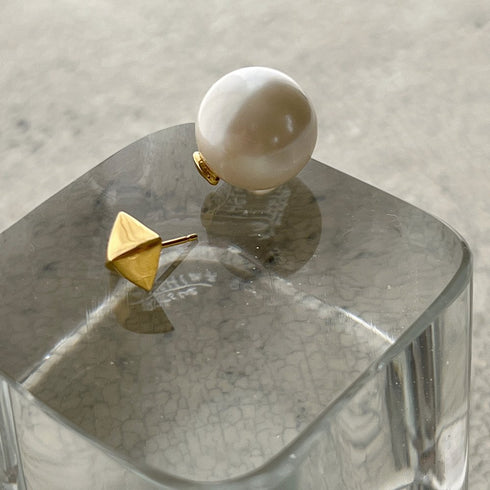 pyramid studs pierce